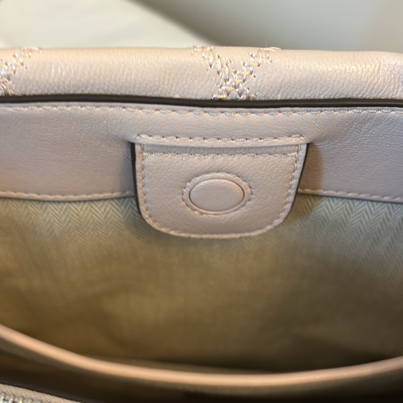 Tory Burch Willa Tote. New, never used with tags still on.  Light pink - Picture 7 of 8